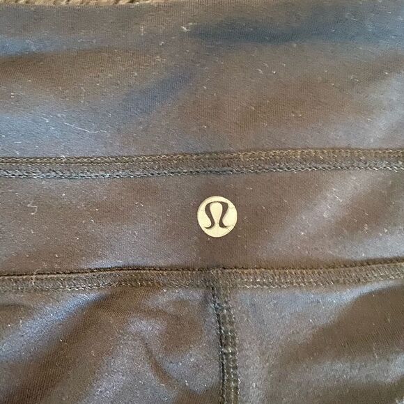 Lululemon Cropped Yoga Pants Size 4 - Picture 4 of 4
